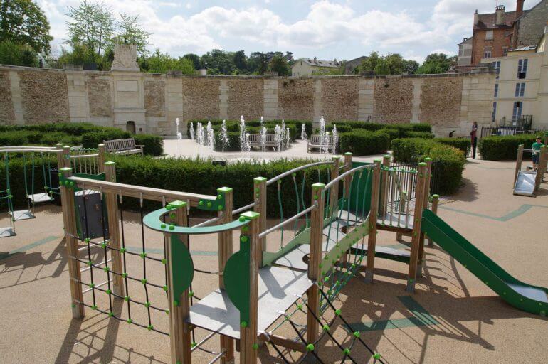 Fontaines du square des Francine, Versailles - Jeux d’eau et labyrinthe végétal